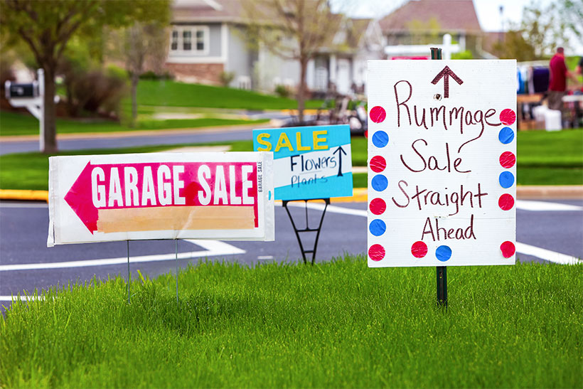 A garage sale sign