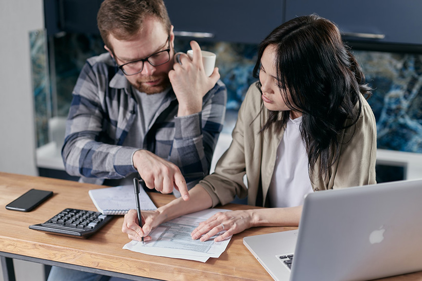 A Couple Calculates The Budget